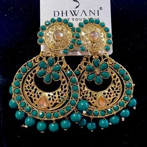 Green beads earrings